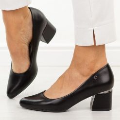 Czarne czółenka damskie na obacasie Vinceza 62292. Czarne czółenka VINCEZA, na lato, bez wzorów, ze skóry, eleganckie, bez obcasa, na obcasie, bez zapięcia. Za 179.00 zł.