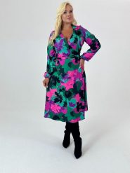 Kopertowa sukienka Mona o długości MIDI w amarantowe kwiaty XXL OVERSIZE JESIEŃ. Czerwone sukienki Moda Size Plus Iwanek, na co dzień, s, bez wzorów, z elastanu, eleganckie, bez kołnierzyka, bez ramiączek, midi, kopertowe. W wyprzedaży za 199.90 zł.