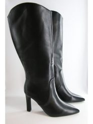 Bellucci Kozaki w kolorze czarnym rozmiar: 40. Czarne kozaki Bellucci, na zimę, bez wzorów, bez obcasa, na szpilce, bez zapięcia. Za 165.99 zł.