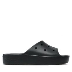 Klapki Crocs. Czarne klapki Crocs, bez wzorów, bez obcasa, bez zapięcia. Za 139.99 zł.