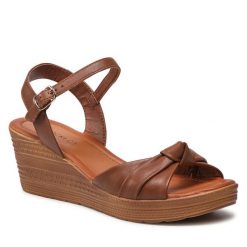 Sandały Lasocki. Brązowe sandały Lasocki, bez wzorów, bez obcasa, na koturnie, bez zapięcia. Za 199.99 zł.