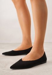 Czarne Balerinki z Imitacji Zamszu ze Szpiczastym Noskiem Melikel. Czarne baleriny Renee, bez wzorów, z satyny, ze szpiczastym noskiem, bez obcasa, bez zapięcia. Za 89.99 zł.