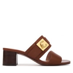 Klapki Coccinelle. Brązowe klapki Coccinelle, bez wzorów, bez obcasa, bez zapięcia. Za 949.99 zł.