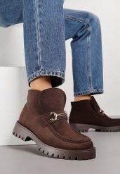 Brązowe Botki w Stylu Loafersów Zdobione Metaliczną Aplikacją Aqianey. Brązowe botki Renee, z aplikacjami, z jeansu, klasyczne, bez obcasa, na płaskiej podeszwie, bez zapięcia. Za 129.99 zł.