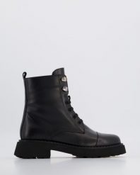 CZARNE TRZEWIKI 03960017D BLACK. Czarne botki Venezia, bez wzorów, ze skóry, bez obcasa, bez zapięcia. Za 259.00 zł.