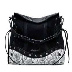 Plecak Desigual. Czarne plecaki Desigual, bez wzorów, bez dodatków. Za 259.99 zł.