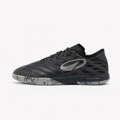 Buty do piłki nożnej halowej Kipsta Ginka Pro V2. Białe buty treningowe KIPSTA, na lato, bez wzorów, z kauczuku, bez zapięcia, do piłki nożnej. Za 299.99 zł.