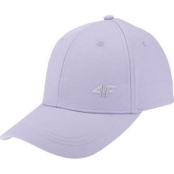 Czapka z daszkiem damska CAD301 - jasny fiolet. Czapki z daszkiem marki 4f. W wyprzedaży za 29.99 zł.