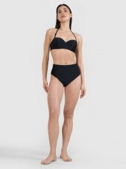 4F Dół od bikini damski - czarny XS. Czarne bikini 4f, bez wzorów, z elastanu, klasyczne. W wyprzedaży za 39.99 zł.