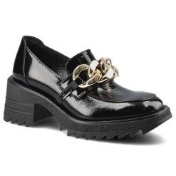 Półbuty damskie Chebello, Wykonane ze skóry naturalnej lakierowanej z gładką cholewką klasycznym wycięciem ozdobnym metalowym łańcuchem oraz masywną. Czarne półbuty wsuwane CheBello, z aplikacjami, z lakierowanej skóry, eleganckie, bez obcasa. Za 339.99 zł.