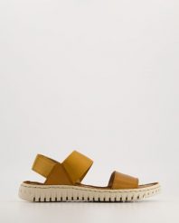 SPORTOWE SANDAŁY DAMSKIE 4154305 SAV CU34. Sandały Venezia, bez wzorów, ze skóry, sportowe, bez obcasa, bez zapięcia. Za 179.00 zł.