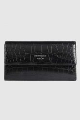 EMPORIO ARMANI Czarny portfel damski we wzór krokodyla. Czarne portfele Emporio Armani, bez wzorów. W wyprzedaży za 399.99 zł.