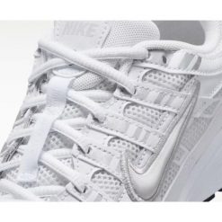 Buty Nike P-6000 HV5064 017. Białe buty treningowe Nike, bez wzorów, bez zapięcia. Za 389.00 zł.