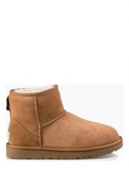UGG Botki zimowe "Classic Mini II" w kolorze karmelowym z wełny jagnięcej rozmiar: 37. Brązowe botki UGG, bez wzorów, z futra, z okrągłym noskiem, bez obcasa, bez zapięcia. Za 564.31 zł.