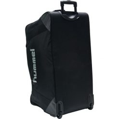 Torba sportowa Hummel Team Trolley. Czarne torby sportowe Hummel, bez wzorów, z materiału, duże. Za 391.80 zł.
