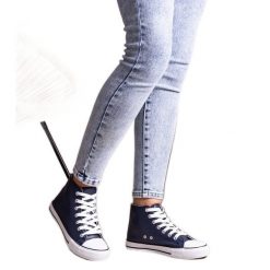 Granatowe wysokie trampki z eco skóry Bonifaca niebieskie. Niebieskie trampki bez wzorów, ze skóry, eleganckie, bez zapięcia. Za 70.80 zł.