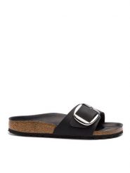 Birkenstock Klapki Madrid Big Buckle 1006523 Czarny. Czarne klapki Birkenstock, bez wzorów, z nubiku, bez obcasa, bez zapięcia. Za 599.99 zł.