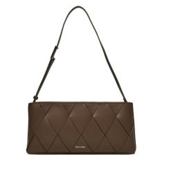 Torebka Calvin Klein. Brązowe torebki klasyczne Calvin Klein, bez wzorów, klasyczne, bez dodatków. Za 379.99 zł.
