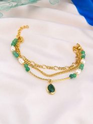 L'Atelier de Gaia Pozłacana bransoletka z perłami na kostkę rozmiar: onesize. Białe bransoletki L'Atelier de Gaia, z agatem, pozłacane. Za 40.95 zł.