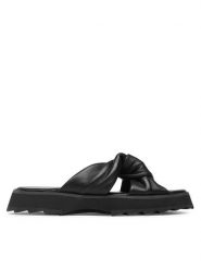 EMU Australia Klapki Silky W12702 Czarny. Czarne klapki Emu Australia, bez wzorów, ze skóry, bez obcasa, bez zapięcia. Za 369.99 zł.