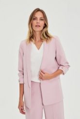 Marynarka z marszczonymi rękawami różowa. Czerwone marynarki i żakiety MOODO, l, bez wzorów, z elastanu, bez ramiączek. Za 159.99 zł.