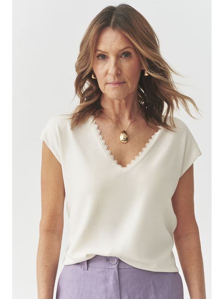 TATUUM Bluzka "Dandy" w kolorze kremowym rozmiar: M. Brązowe bluzki Tatuum, m, bez wzorów, z koronki, bez kołnierzyka, bez ramiączek. Za 192.33 zł.