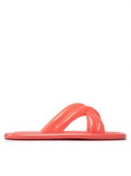 Melissa Klapki Cali + Larroude Ad 33605 Czerwony. Czerwone klapki Melissa, bez wzorów, z tworzywa sztucznego, bez obcasa, bez zapięcia. Za 369.99 zł.