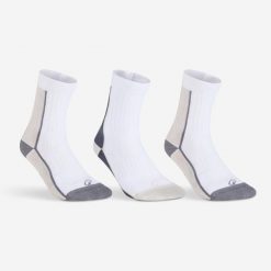 Skarpety sportowe tenis RS 500 wysokie 3 pary. Białe skarpetki Decathlon, bez wzorów, z bawełny. Za 34.99 zł.
