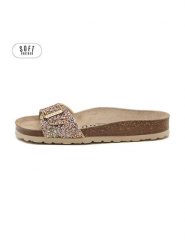 Teegu Klapki w kolorze złotym rozmiar: 37. Żółte klapki teegu, bez wzorów, klasyczne, z otwartym noskiem, bez obcasa, bez zapięcia. Za 121.99 zł.