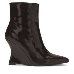 Botki Kazar. Brązowe botki Kazar, bez wzorów, bez obcasa, na koturnie, bez zapięcia. Za 539.00 zł.