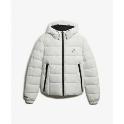 Damska kurtka z kapturem Superdry Spirit. Białe kurtki Superdry, bez wzorów, z puchu, z kapturem. Za 539.30 zł.