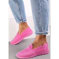 Fuksjowe Tenisówki Pasquier. Czerwone trampki Renee, bez wzorów, z tkaniny, eleganckie, przed kostkę, bez zapięcia. W wyprzedaży za 43.99 zł.