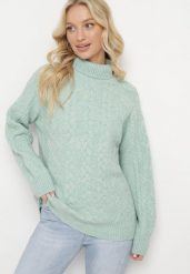 Jasnozielony Luźny Golf w Warkoczykowy Splot Gordama. Zielone swetry Born2be, z aplikacjami, ze splotem, klasyczne, bez ramiączek. W wyprzedaży za 118.99 zł.