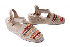 TONI PONS TERRA-MA multi, sandały/espadryle damskie. Sandały Toni Pons, bez wzorów, bez obcasa, na koturnie, bez zapięcia. Za 299.90 zł.