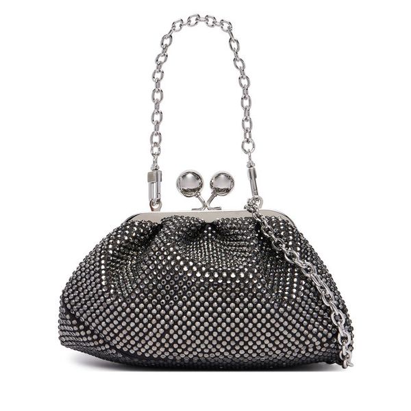 Torebka Weekend Max Mara. Czarne kopertówki Weekend Max Mara, bez wzorów, wizytowe, bez dodatków. Za 989.99 zł.