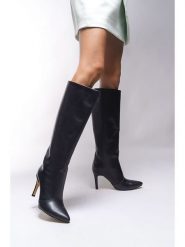 Trendyol Kozaki w kolorze czarnym rozmiar: 38. Czarne kozaki Trendyol, na zimę, bez wzorów, bez obcasa, na szpilce, bez zapięcia. Za 292.45 zł.