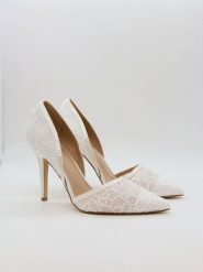 Bellucci Czółenka w kolorze białym rozmiar: 38. Białe czółenka Bellucci, bez wzorów, klasyczne, bez obcasa, na szpilce, bez zapięcia. Za 117.99 zł.