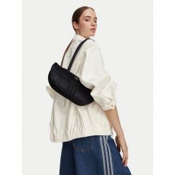 Torebka adidas. Czarne torebki klasyczne adidas, bez wzorów, klasyczne, bez dodatków. Za 197.99 zł.