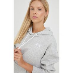 Under Armour bluza damska kolor szary z kapturem gładka. Szare bluzy Under Armour, s, z aplikacjami, bez ramiączek, z kapturem. W wyprzedaży za 239.99 zł.