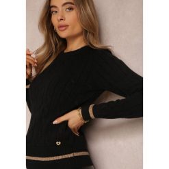 Czarny Sweter Caelia. Czarne swetry Renee, na jesień, s, z aplikacjami, z dzianiny, casualowe, bez ramiączek. W wyprzedaży za 97.49 zł.