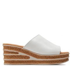 Klapki Gabor. Białe klapki Gabor, bez wzorów, bez obcasa, bez zapięcia. Za 429.99 zł.