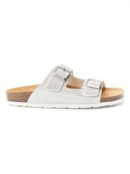 Mandel Klapki "Alberto" w kolorze srebrno-białym rozmiar: 37. Białe klapki Mandel, bez wzorów, z materiału, klasyczne, z otwartym noskiem, bez obcasa, bez zapięcia. Za 121.99 zł.