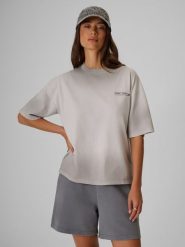4F T-shirt loose z nadrukiem damski - szary XS. Szare t-shirty 4f, xs, bez wzorów, z bawełny, klasyczne, bez kołnierzyka, bez ramiączek. Za 79.99 zł.