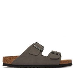 Klapki Birkenstock. Szare klapki Birkenstock, bez wzorów, bez obcasa, bez zapięcia. Za 429.99 zł.
