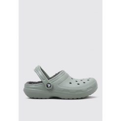 Sandały CROCS CLASSIC LINED CLOG Zielony. Zielone sandały Crocs, bez wzorów, z gumy, bez obcasa, bez zapięcia. Za 318.38 zł.