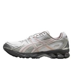 Buty do chodzenia dla dorosłych ASICS Gel-Nimbus 10.1 Kith White Morganite. Szare buty do biegania ASICS, bez wzorów, z meshu, bez zapięcia, do biegania. Za 2,106.37 zł.