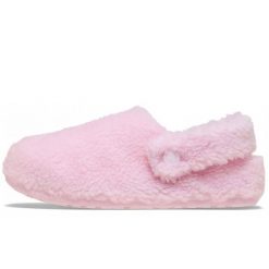 Klapki Crocs Classic Cozzzy Slipper Dorośli. Czerwone klapki Crocs, bez wzorów, z futra, sportowe, bez obcasa, bez zapięcia. Za 293.99 zł.
