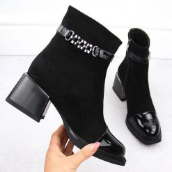 Botki damskie na ozdobnym obcasie czarne D&A S.Barski Premium Collection MR880-018. Czarne botki S.BARSKI, z aplikacjami, ze skóry ekologicznej, eleganckie, bez obcasa, bez zapięcia. Za 165.00 zł.