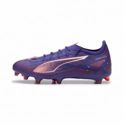 Buty piłkarskie Puma Ultra Pro FG/AG. Białe buty do biegania Puma, bez wzorów, z gumy, bez zapięcia, do biegania. Za 448.40 zł.