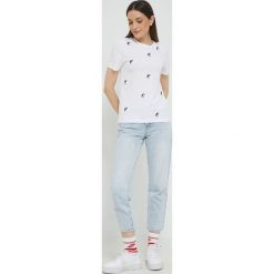 Only t-shirt damski kolor biały. Białe t-shirty ONLY, z aplikacjami, z bawełny, bez kołnierzyka, bez ramiączek. Za 69.99 zł.